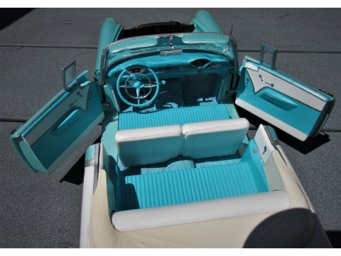 Model Plastikowy - Samochód 1955 Chevy Bel Air Convertible Model Plastikowy - Samochód 1955 Chevy Bel Air Convertible